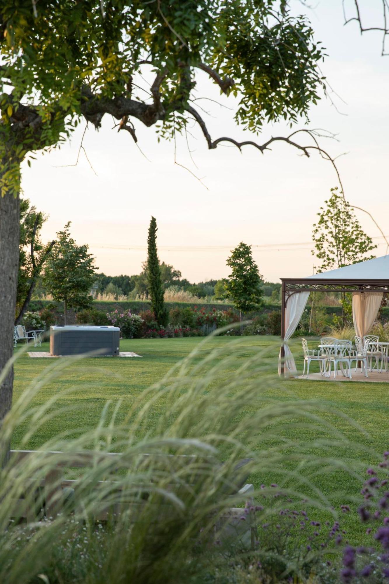 Agriturismo Borgonuovo Римини Экстерьер фото